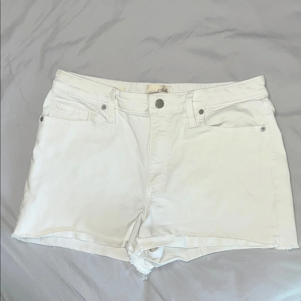 Universal Thread High Rise Midi White Jean Shorts - Picture 1 of 4